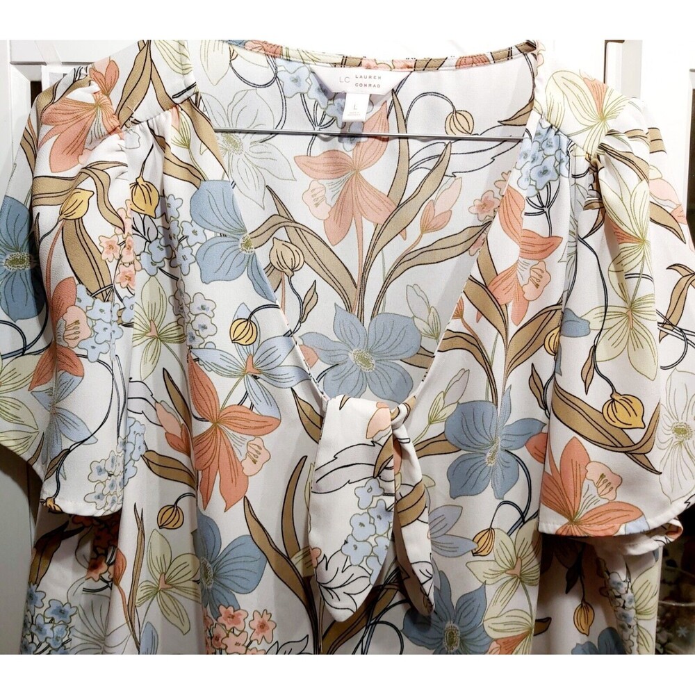 Lauren Conrad Blouse Tie Front Floral size Large BOHO Beachy Travel Classy